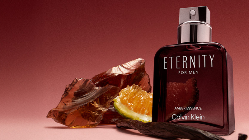Dois lançamentos, uma combinação perfeita: Calvin Klein apresenta Eternity Amber Essence For Men & For Women